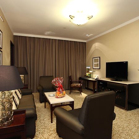 Dong Fang Hotel Guangzhou Exterior foto