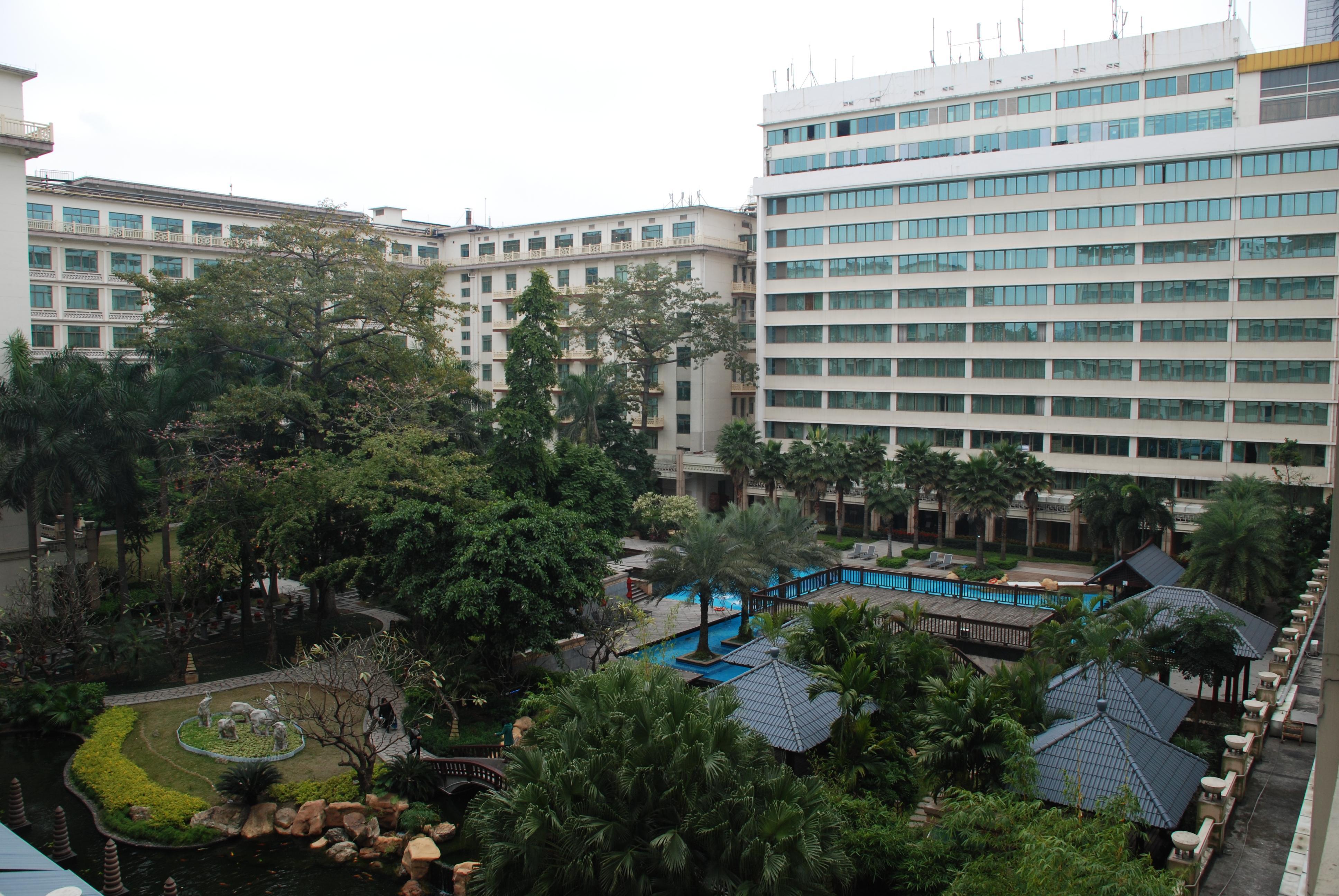 Dong Fang Hotel Guangzhou Exterior foto