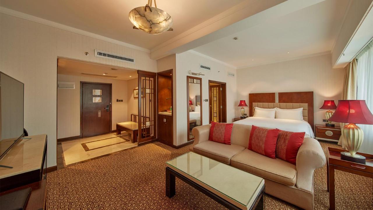 Dong Fang Hotel Guangzhou Exterior foto