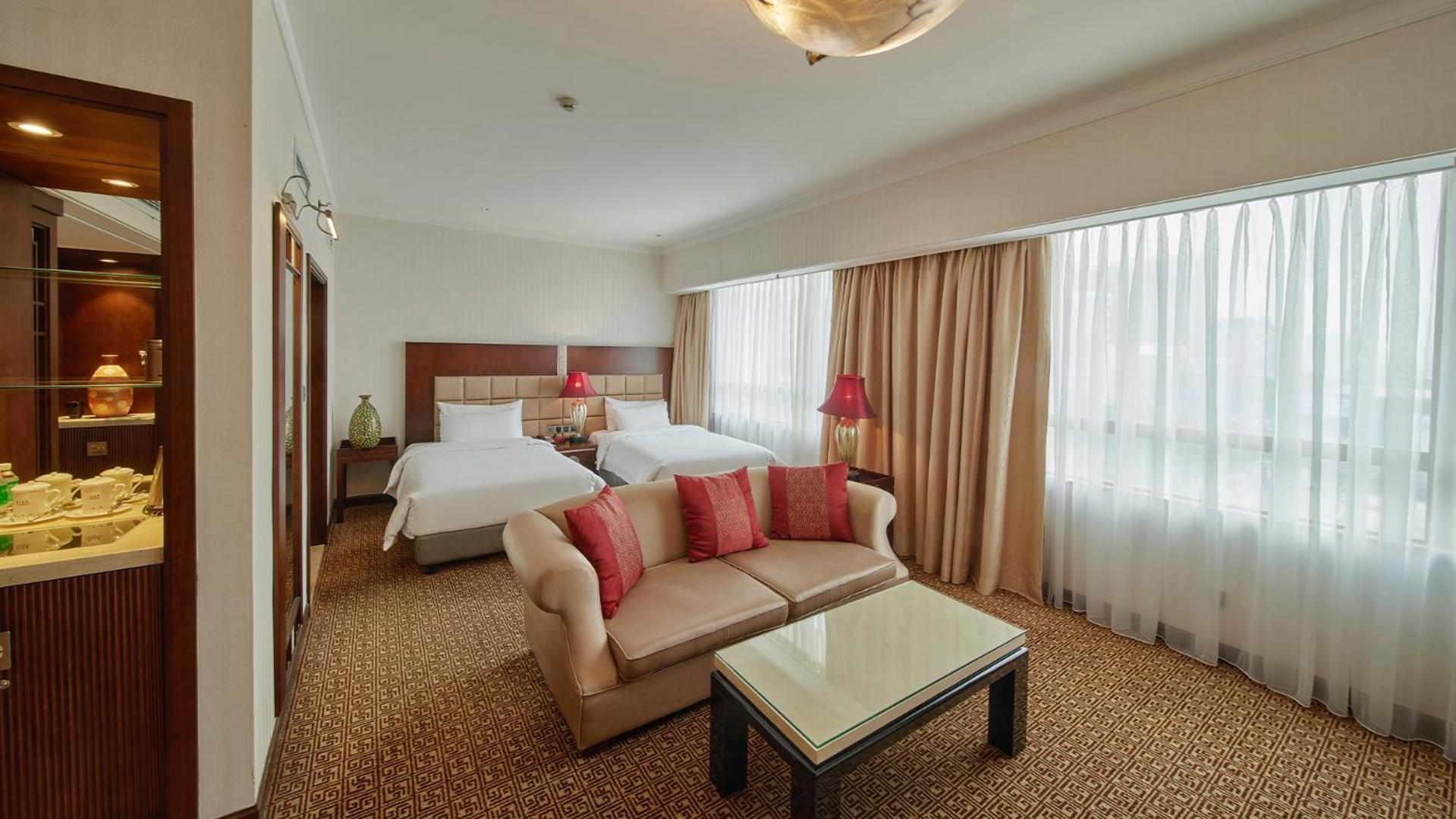 Dong Fang Hotel Guangzhou Exterior foto