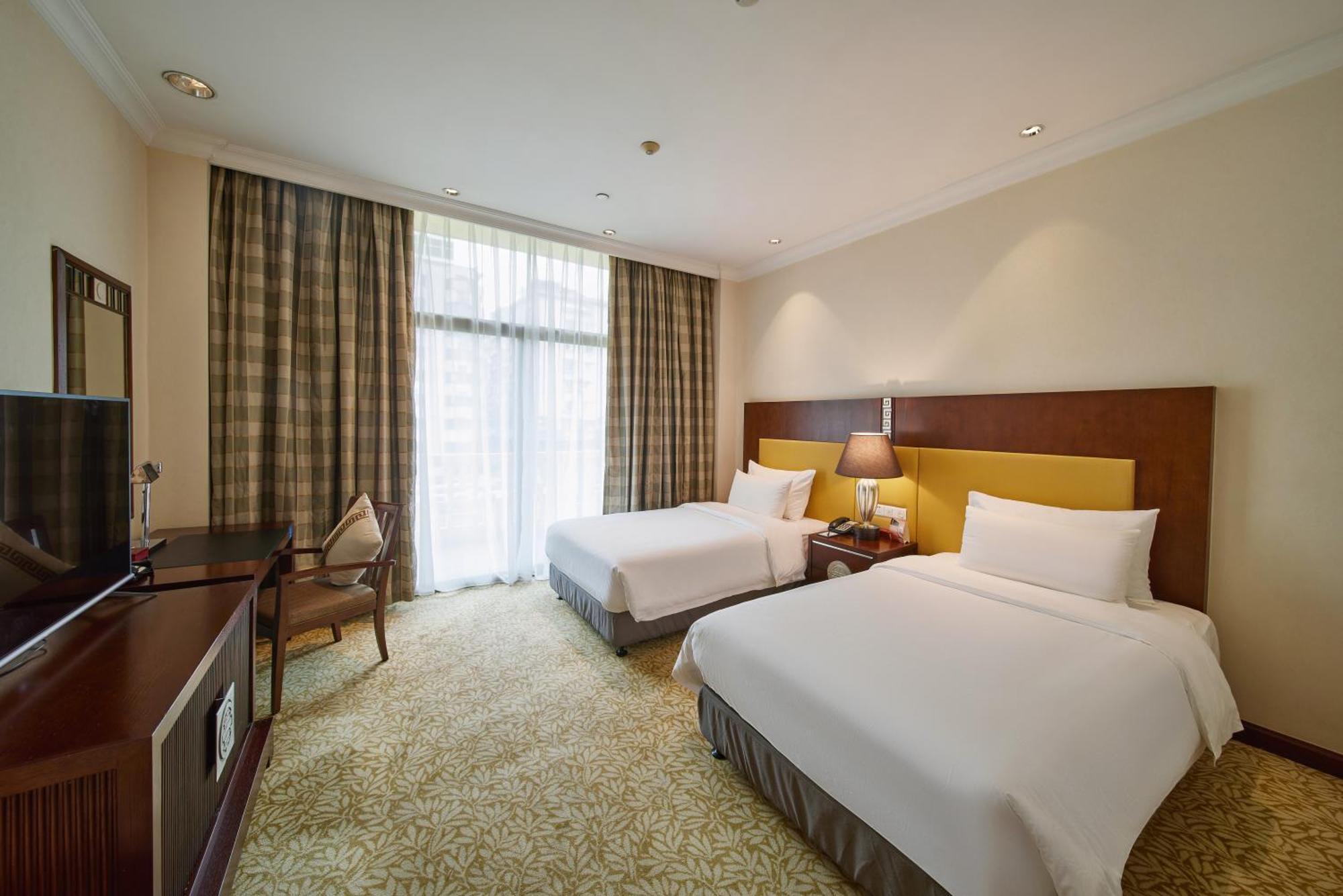 Dong Fang Hotel Guangzhou Exterior foto