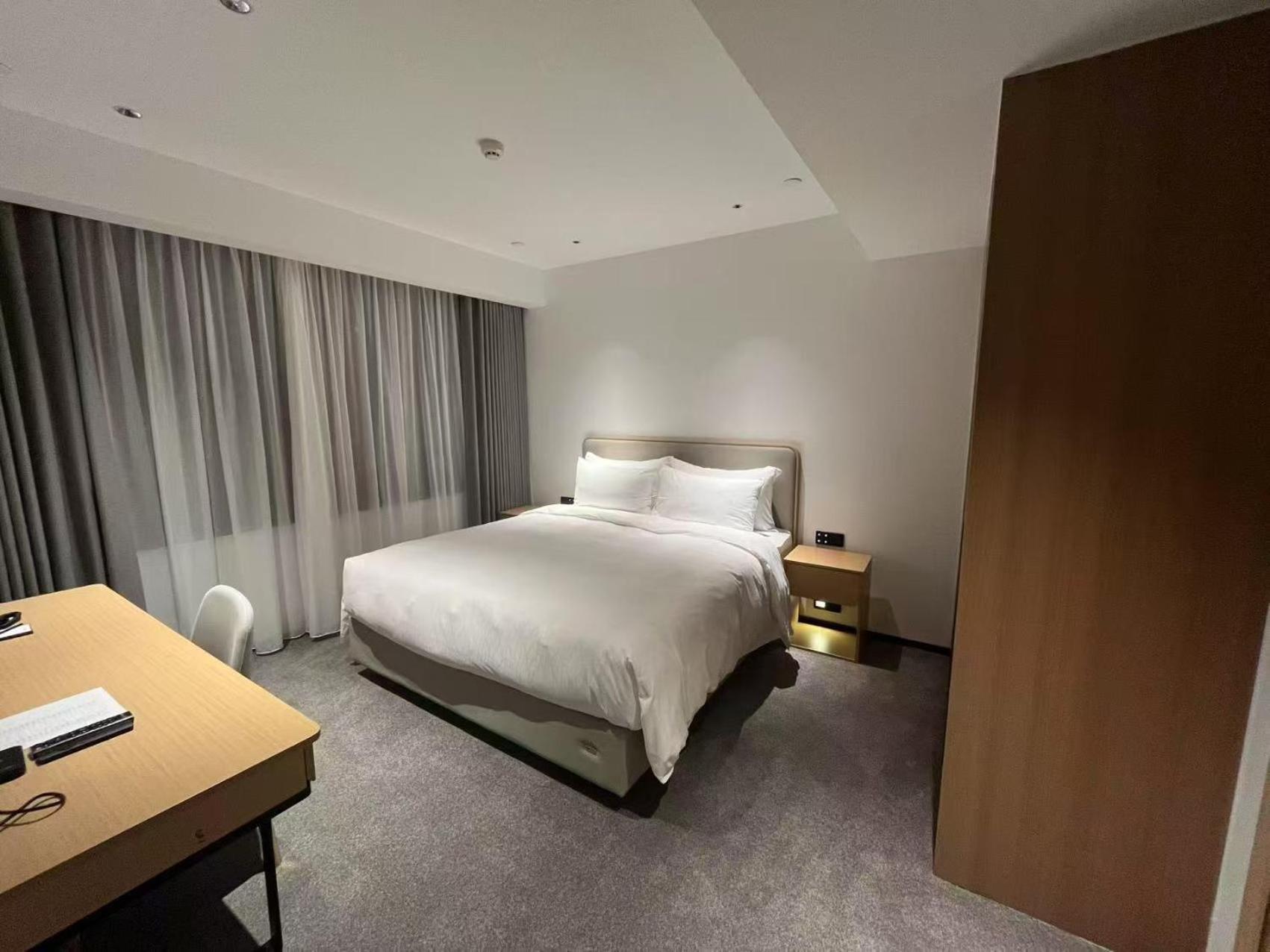 Dong Fang Hotel Guangzhou Exterior foto